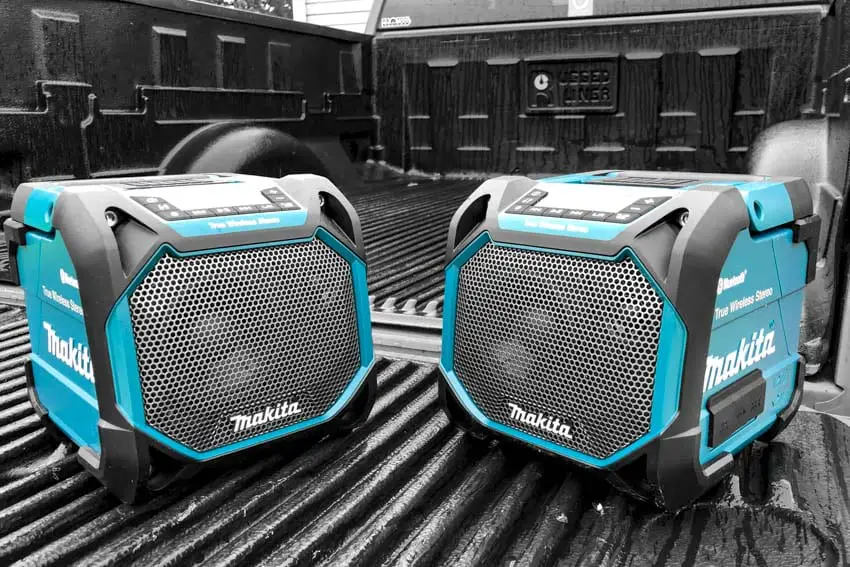 Makita Xrm11 Cordless Job Site Speaker Instruction Manual