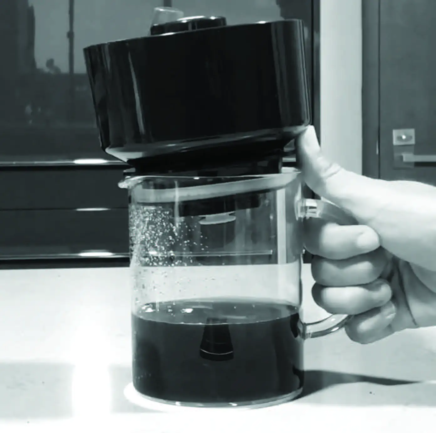 WILLIAMS SONOMA VacOne Air Coffee Brewer fig 3