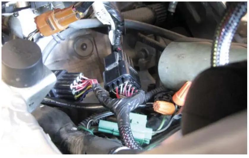 2002-2003 Suzuki GSXR750 Power Commander 6 Installing The Power Commander 6