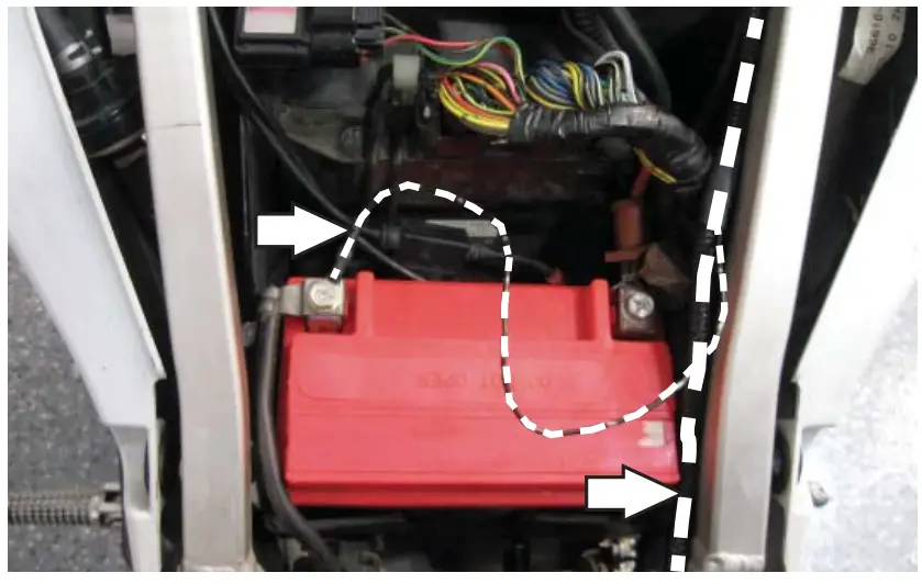 2002-2003 Suzuki GSXR750 Power Commander 6 Installing The Power Commander 6