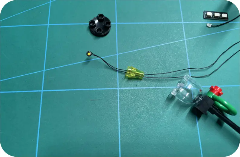 GAME OF BRICKS Light Kit for Winter Village Station Step 1_D