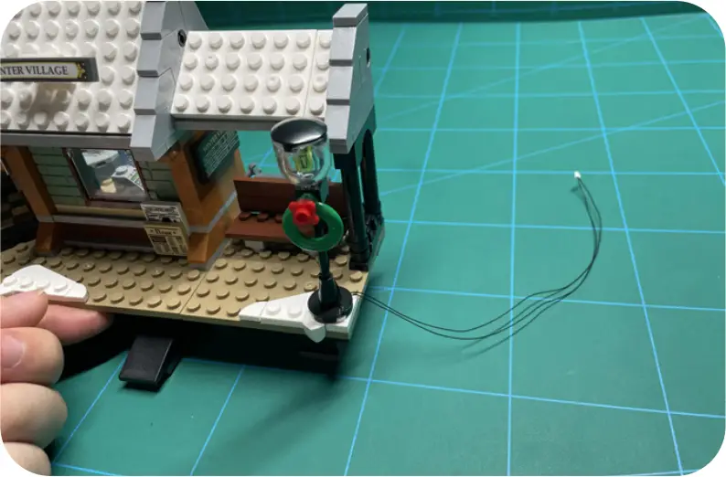 GAME OF BRICKS Light Kit for Winter Village Station Step 1_J