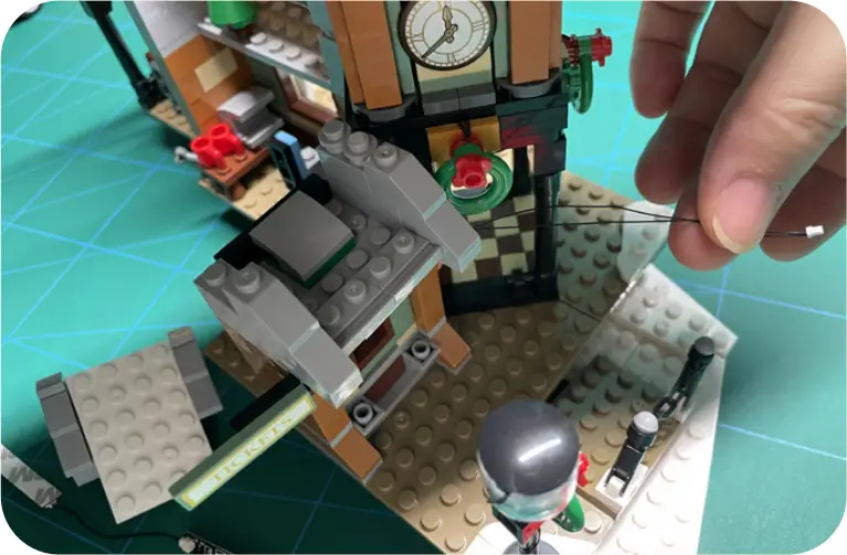 GAME OF BRICKS Light Kit for Winter Village Station Step 2_R