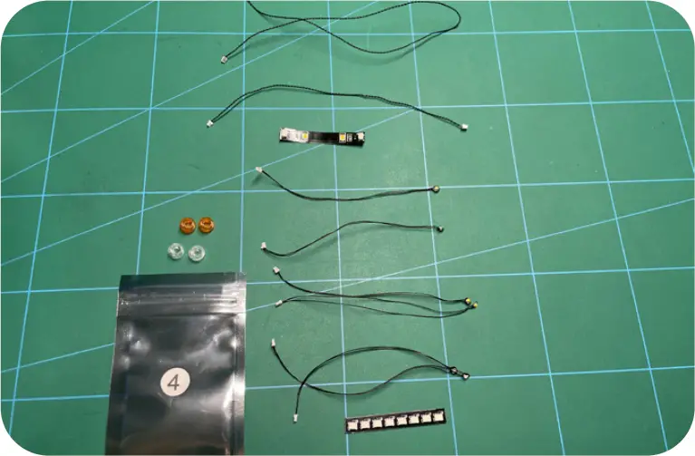 GAME OF BRICKS Light Kit for Winter Village Station Step 4_A