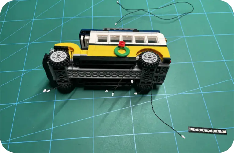 GAME OF BRICKS Light Kit for Winter Village Station Step 4_AA