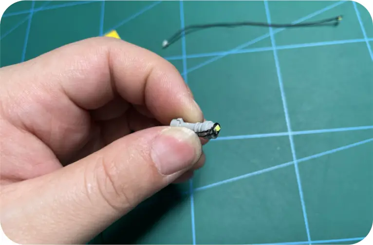 GAME OF BRICKS Light Kit for Winter Village Station Step 4_E