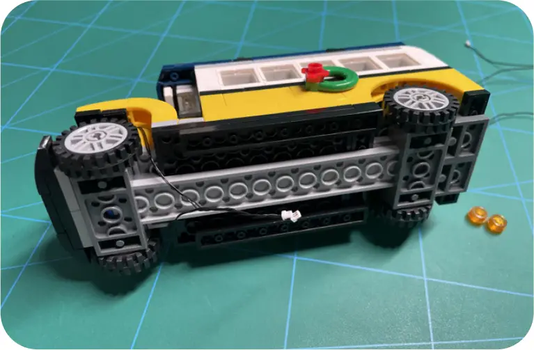 GAME OF BRICKS Light Kit for Winter Village Station Step 4_K