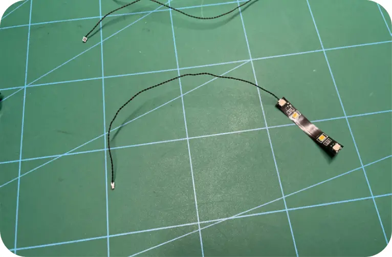 GAME OF BRICKS Light Kit for Winter Village Station Step 4_X