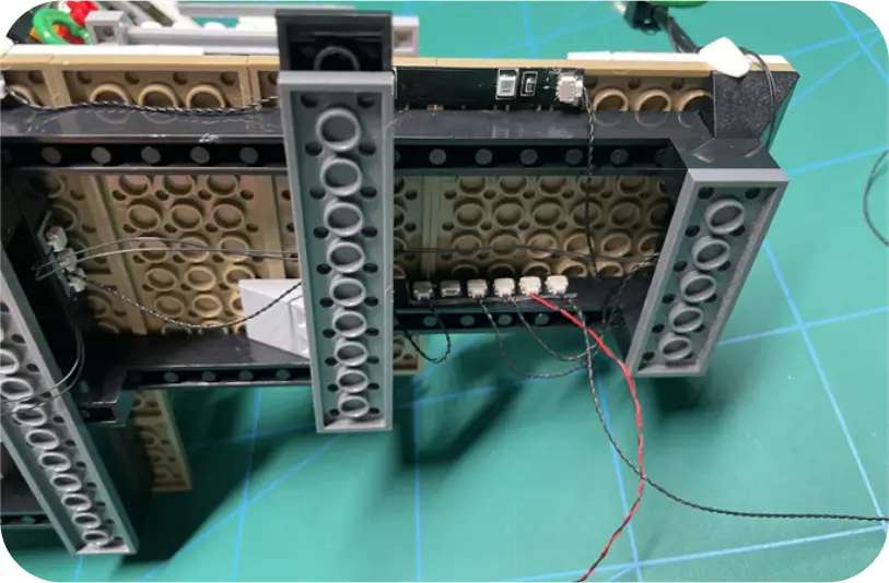 GAME OF BRICKS Light Kit for Winter Village Station Step 5_C