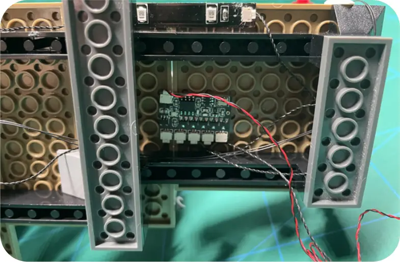 GAME OF BRICKS Light Kit for Winter Village Station Step 6_C