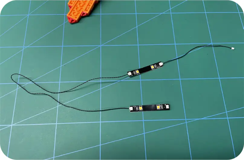 GAME OF BRICKS Light Kit for Fawkes, Dumbledore’s Phoenix Step 1_G