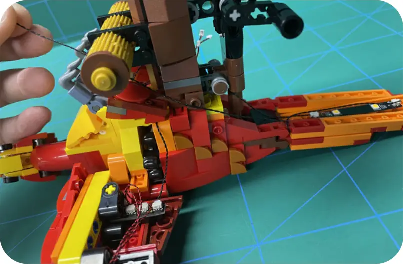 GAME OF BRICKS Light Kit for Fawkes, Dumbledore’s Phoenix Step 1_J