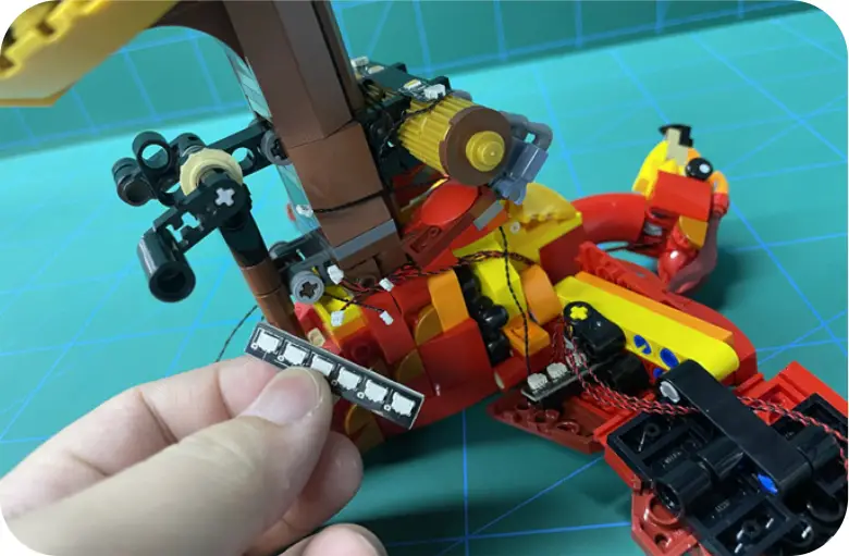 GAME OF BRICKS Light Kit for Fawkes, Dumbledore’s Phoenix Step 2_B