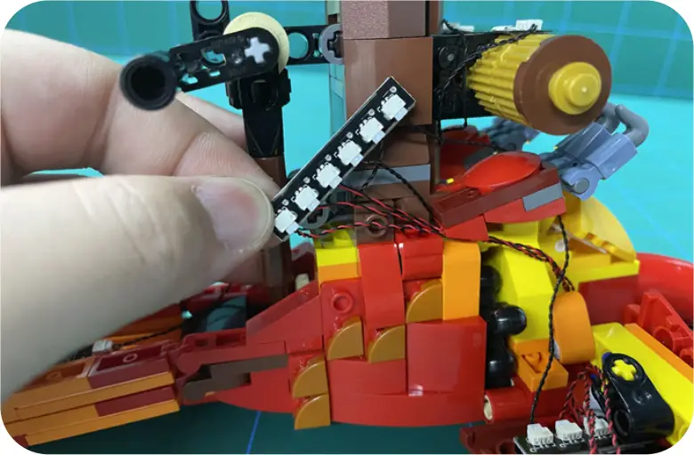 GAME OF BRICKS Light Kit for Fawkes, Dumbledore’s Phoenix Step 2_C