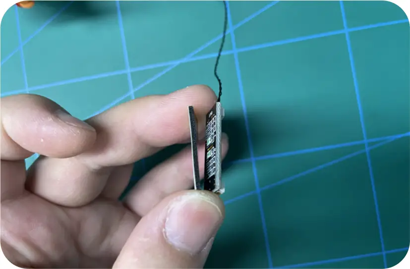 GAME OF BRICKS Light Kit for Fawkes, Dumbledore’s Phoenix Step 3_C