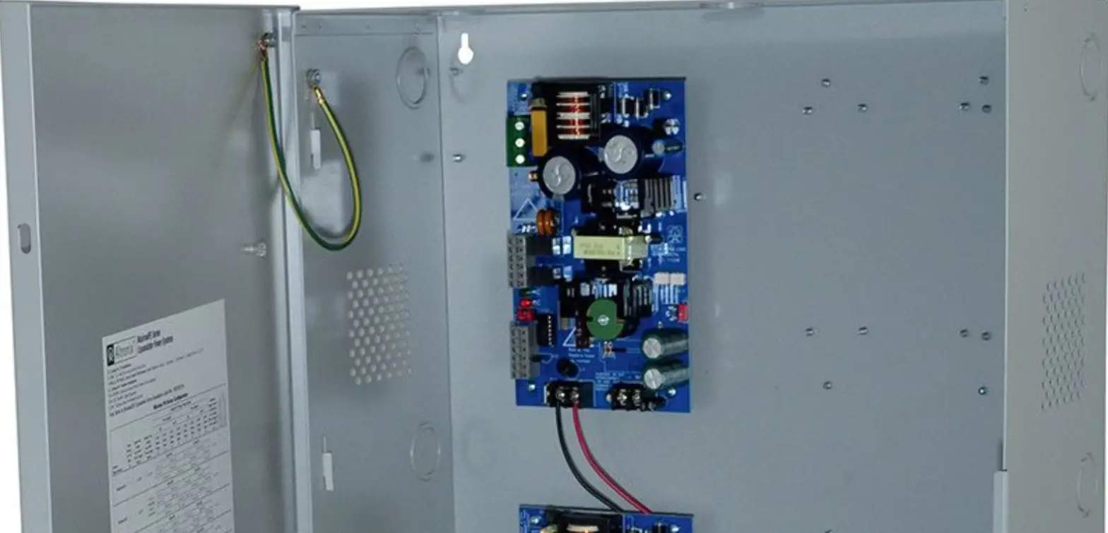 Altronix Maxfit11e Maxfit E Series Dual Power Supply Expandable Power Systems Installation Guide