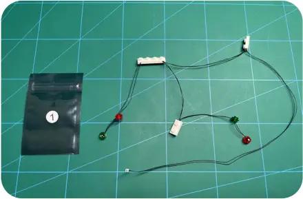 GAME OF BRICKS Light Kit for Winter Village Bakery Step 1_A