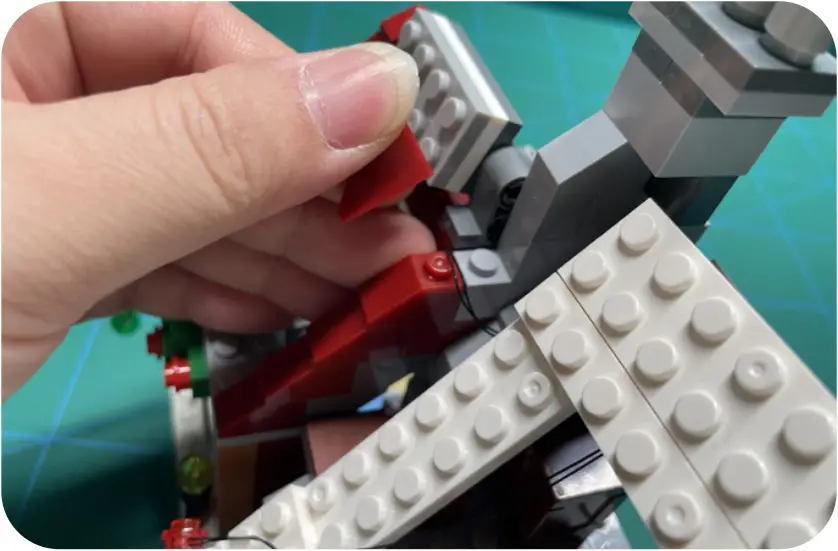 GAME OF BRICKS Light Kit for Winter Village Bakery Step 1_H