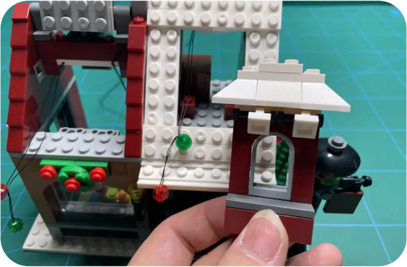 GAME OF BRICKS Light Kit for Winter Village Bakery Step 1_J