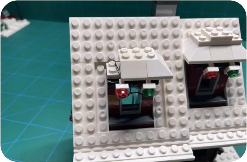 GAME OF BRICKS Light Kit for Winter Village Bakery Step 1_R