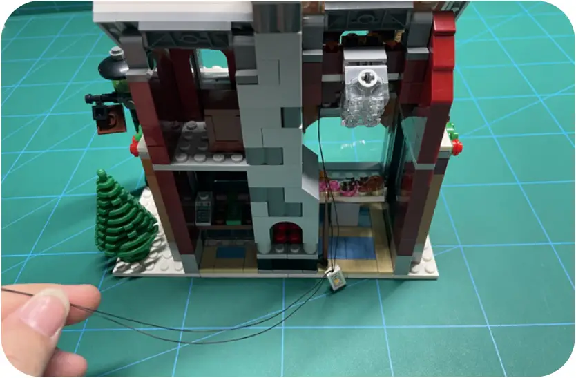 GAME OF BRICKS Light Kit for Winter Village Bakery Step 1_T