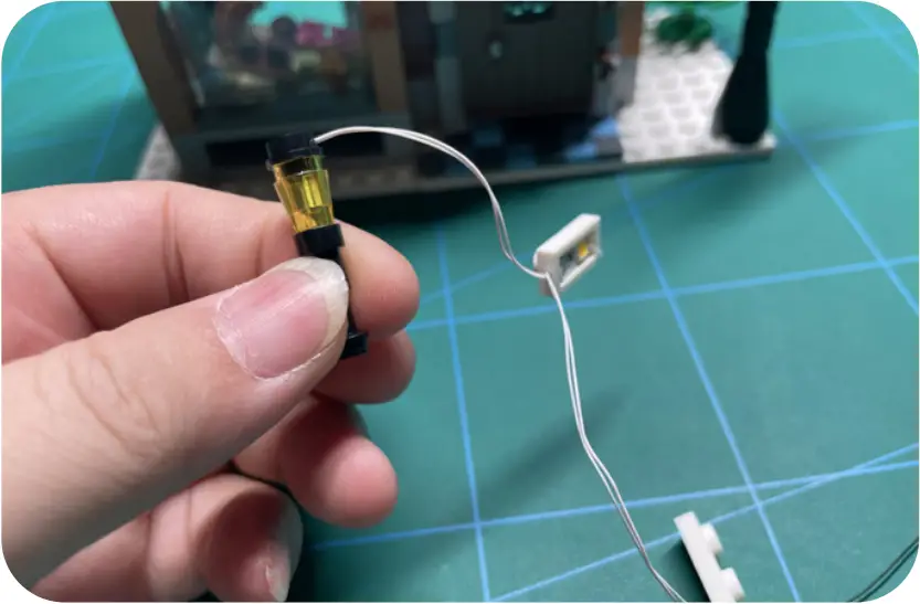 GAME OF BRICKS Light Kit for Winter Village Bakery Step 2_B