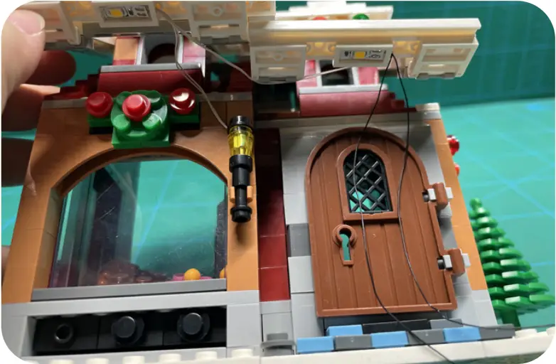 GAME OF BRICKS Light Kit for Winter Village Bakery Step 2_F