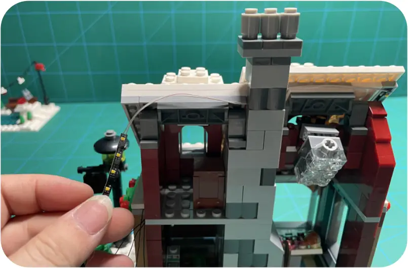 GAME OF BRICKS Light Kit for Winter Village Bakery Step 3_F