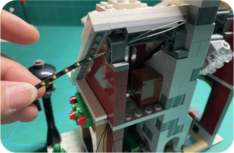 GAME OF BRICKS Light Kit for Winter Village Bakery Step 3_H