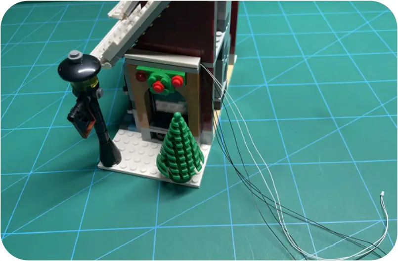 GAME OF BRICKS Light Kit for Winter Village Bakery Step 3_K