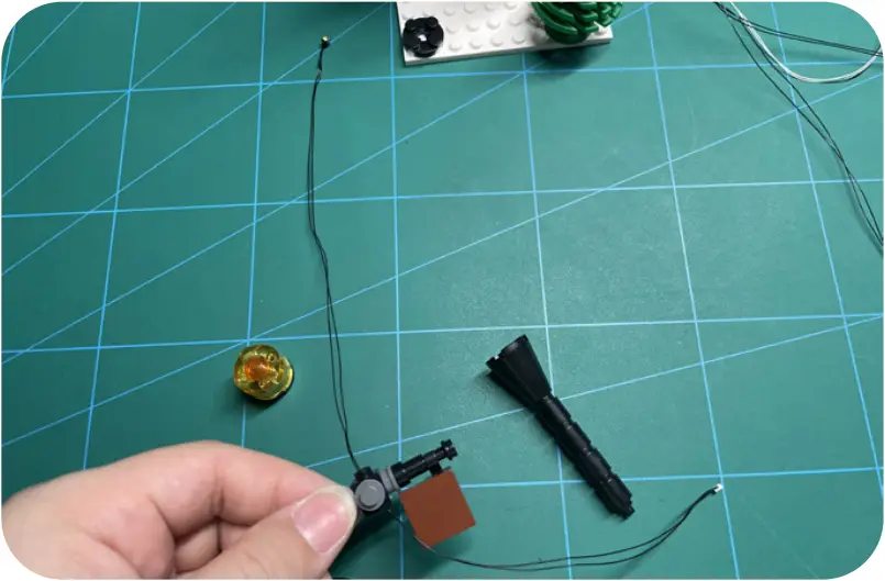 GAME OF BRICKS Light Kit for Winter Village Bakery Step 4_C