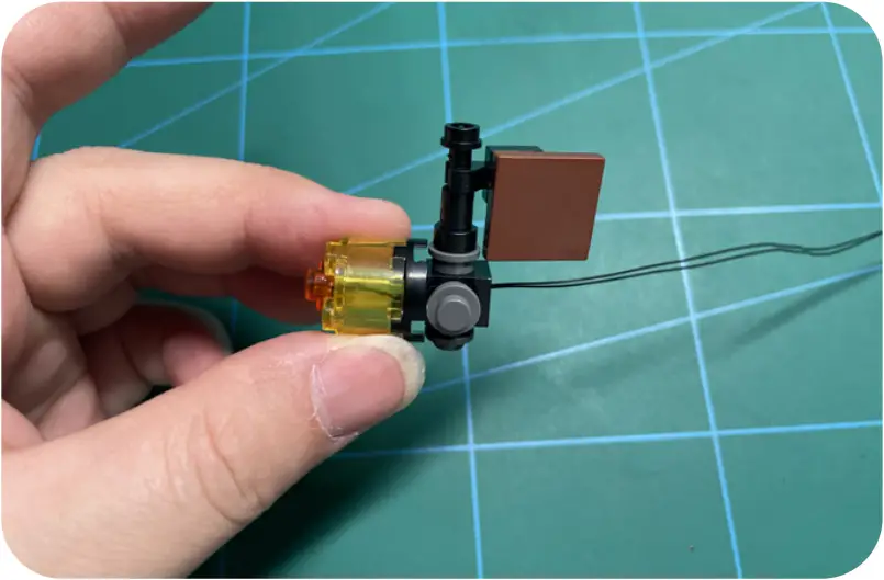 GAME OF BRICKS Light Kit for Winter Village Bakery Step 4_E