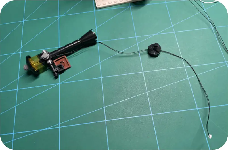 GAME OF BRICKS Light Kit for Winter Village Bakery Step 4_G