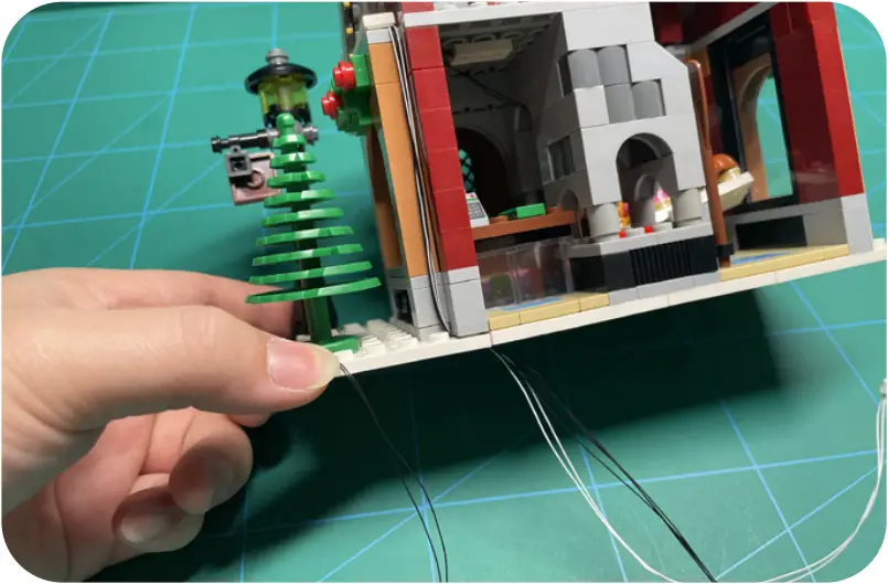 GAME OF BRICKS Light Kit for Winter Village Bakery Step 4_L