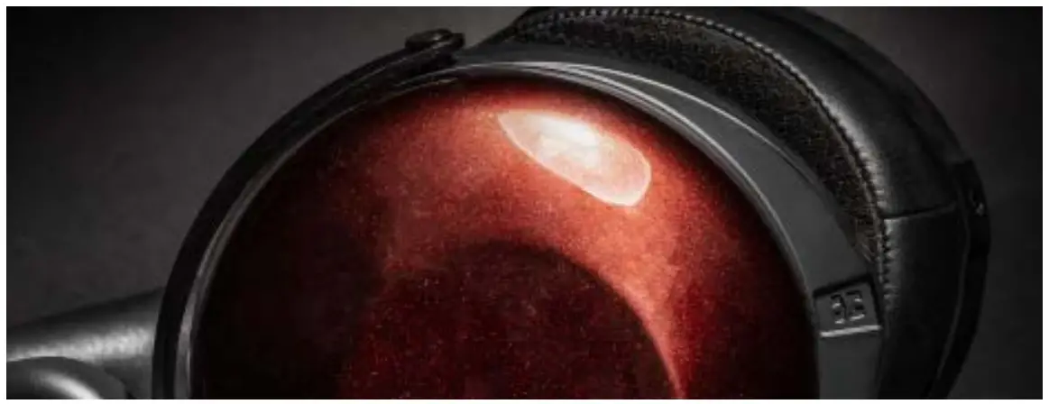 Large Ear Cups for Superior Acoustics