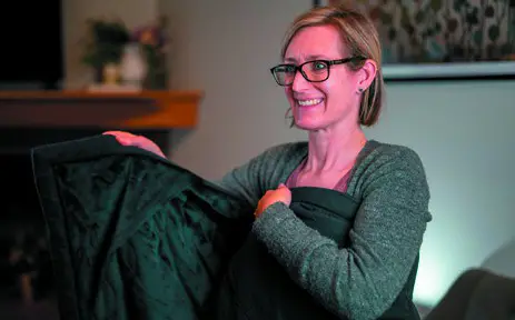 KODIAK B07JQ979XC Battery Powered Heating Blanket - battery pack 8