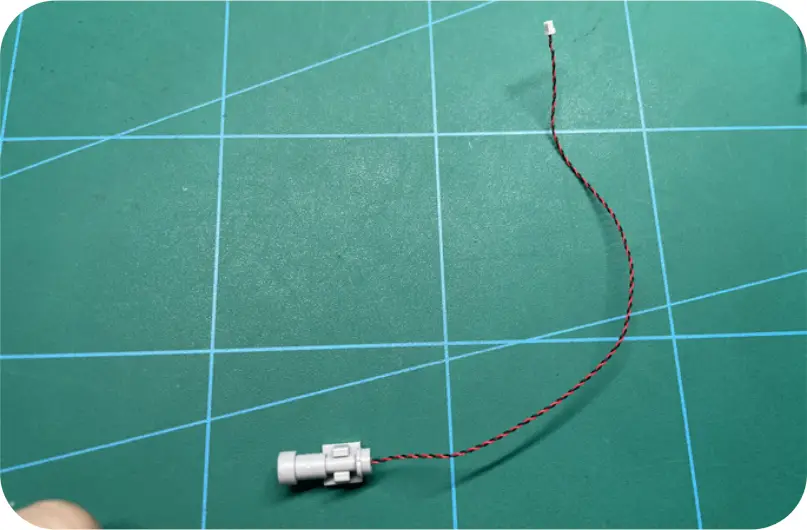 GAME OF BRICKS Light Kit for The Mandalorian Helmet Step 2_C