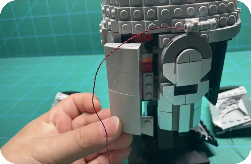 GAME OF BRICKS Light Kit for The Mandalorian Helmet Step 2_F