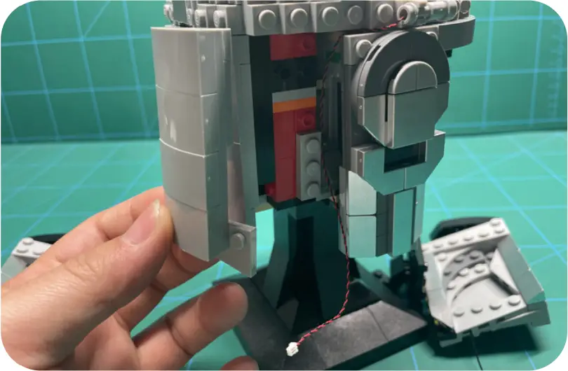 GAME OF BRICKS Light Kit for The Mandalorian Helmet Step 2_G
