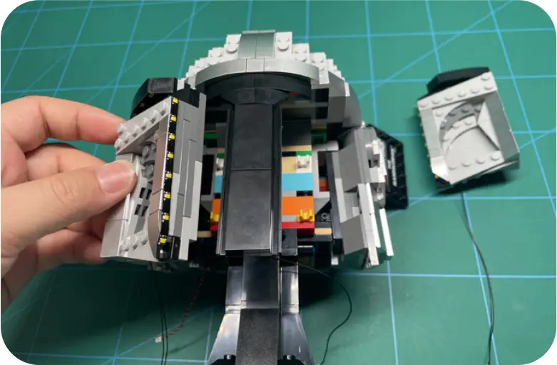 GAME OF BRICKS Light Kit for The Mandalorian Helmet Step 3_F
