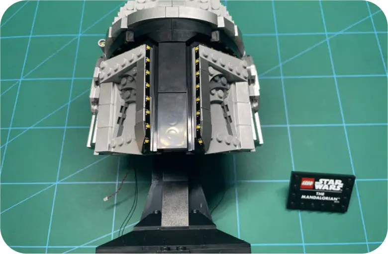 GAME OF BRICKS Light Kit for The Mandalorian Helmet Step 3_G
