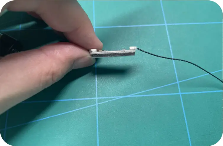 GAME OF BRICKS Light Kit for The Mandalorian Helmet Step 5_C