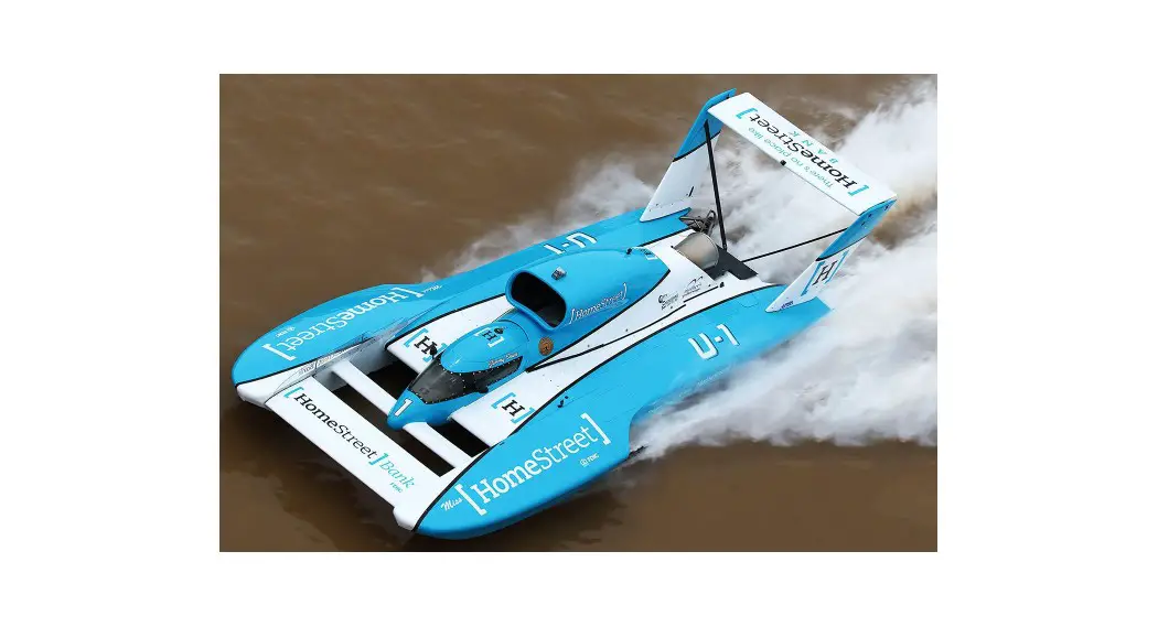 Hydroplane Boats 8 To 16 Feet Length With Up To 40 Hp Owner's Manual
