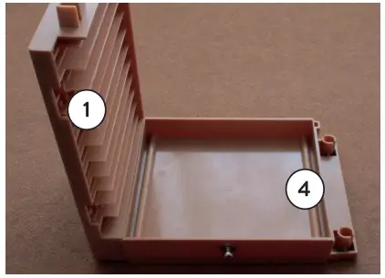 numskull 44371 X Box Gaming Locker - STEP 2