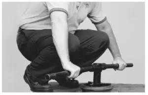 Remove Main Valve from Lower Barrel Flange