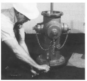 Remove Main Valve from Lower Barrel Flange