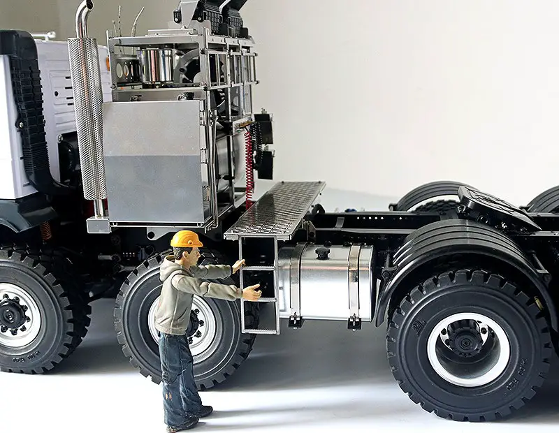 AMEWi 22551 RC Heavy Haul Truck - INSTALL BAUMPER 13