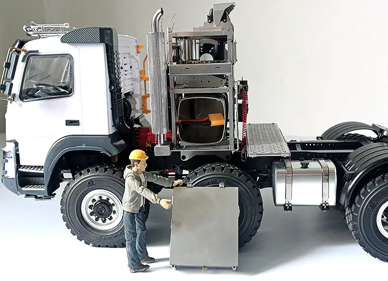 AMEWi 22551 RC Heavy Haul Truck - INSTALL BAUMPER 14