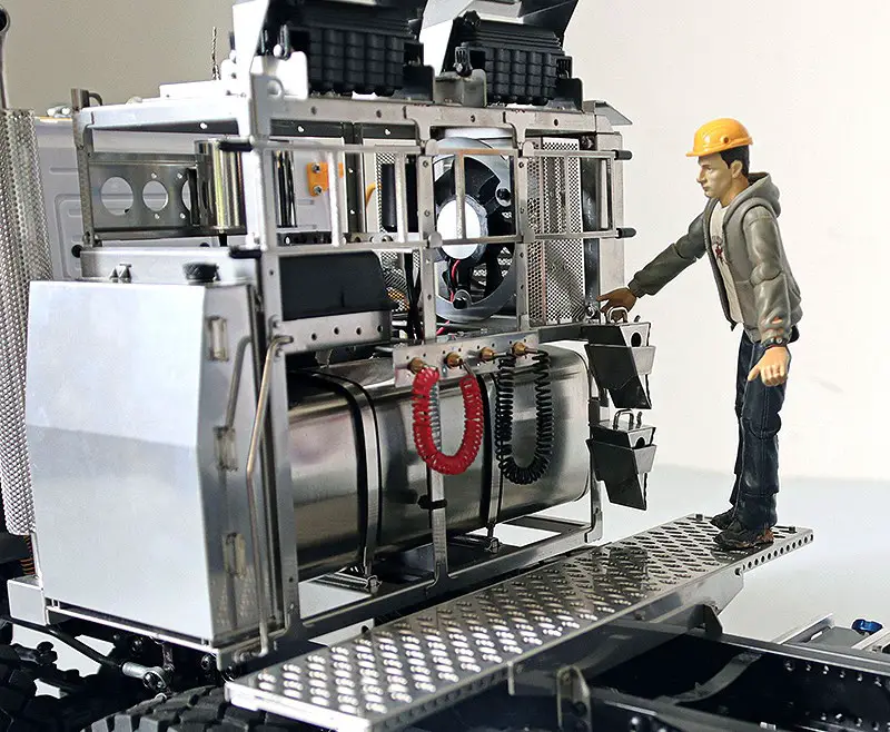 AMEWi 22551 RC Heavy Haul Truck - INSTALL BAUMPER 15