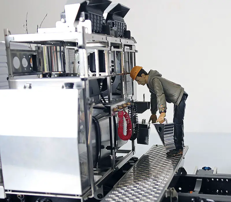 AMEWi 22551 RC Heavy Haul Truck - INSTALL BAUMPER 16